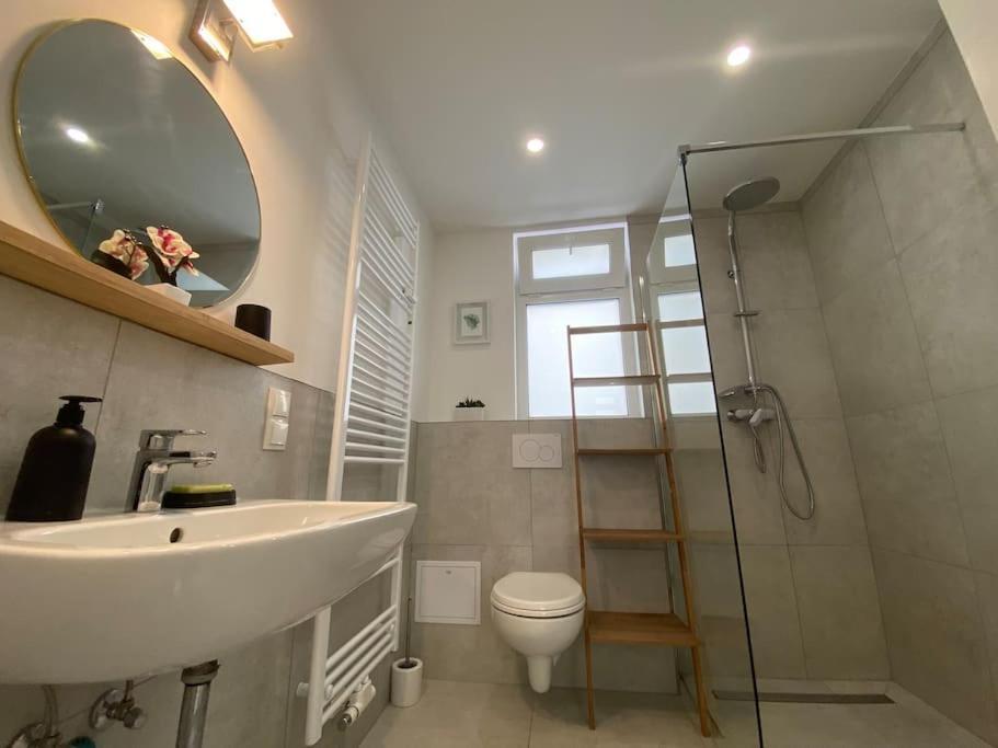 Charmantes Feriendomizil, Haus Mit Garten 30 Km Bonn Und Koblenz Bis Zu 8 Personen Rheinbrohl ภายนอก รูปภาพ